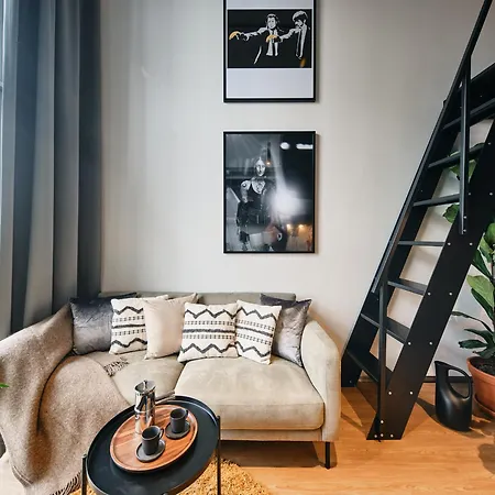 Rocca House By Larsen Otel *