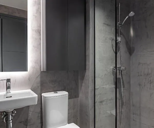 Rocca House By Larsen Hotell